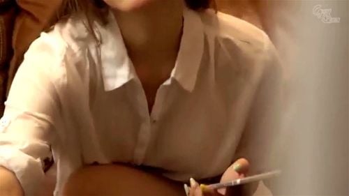 隣に住む裸族痴女人妻が盗撮男のチンポを手コキ&フェラで不倫ご奉仕