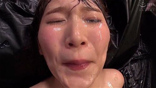裏社会の変態巨乳美女が精液と小便飲みまくって失神寸前！