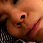 昼休み中のOLがペットシーツに自分のうんち垂れ流すマニアックエロ動画ww